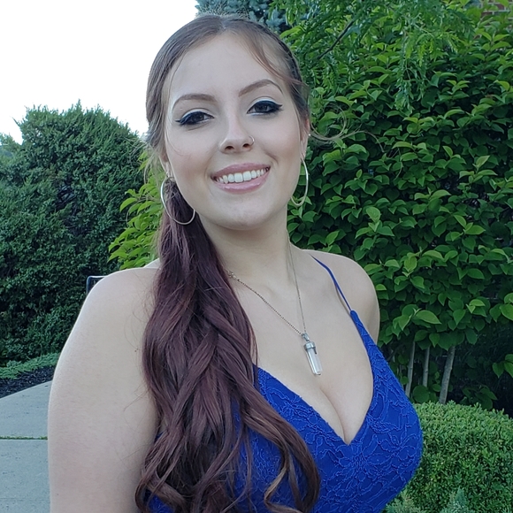 Meet your Posher, Leah - Picture 3 of 3